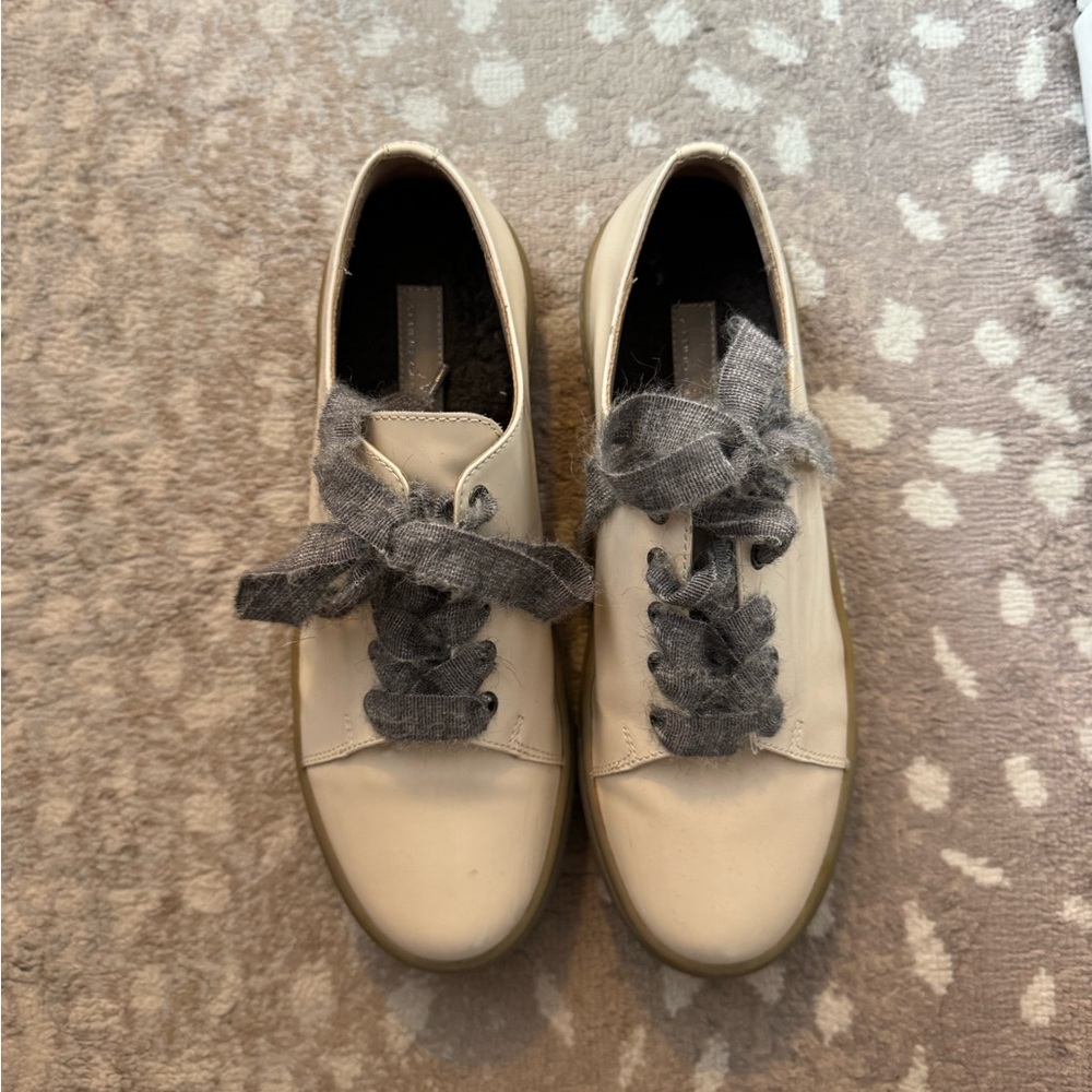 Women's Cream Sneakers with Gray Laces